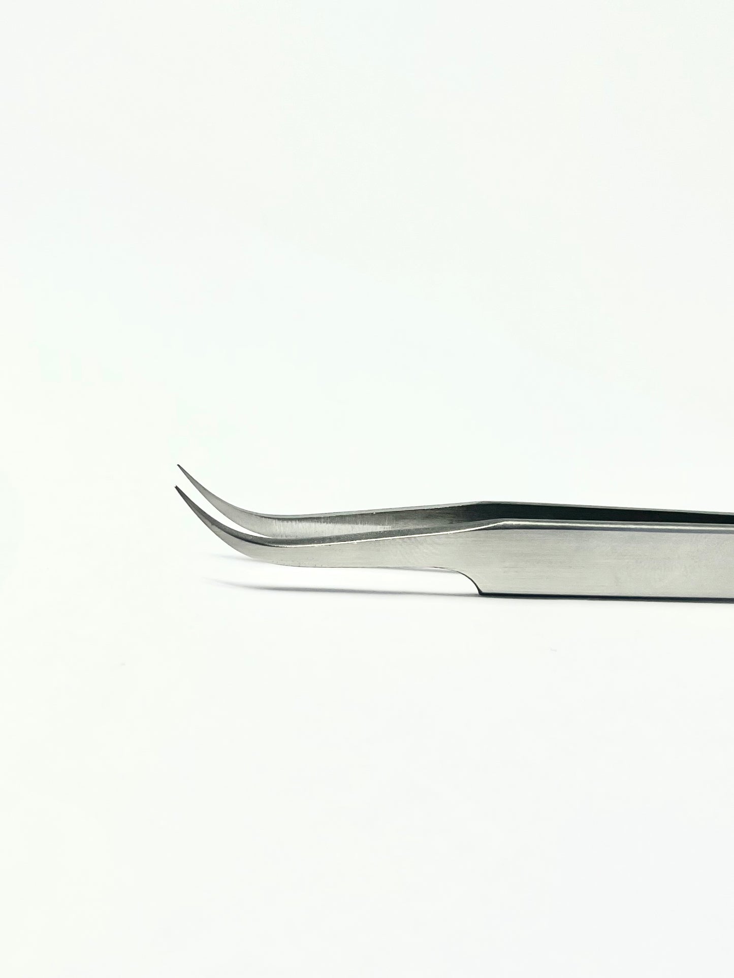 Curved Tweezers